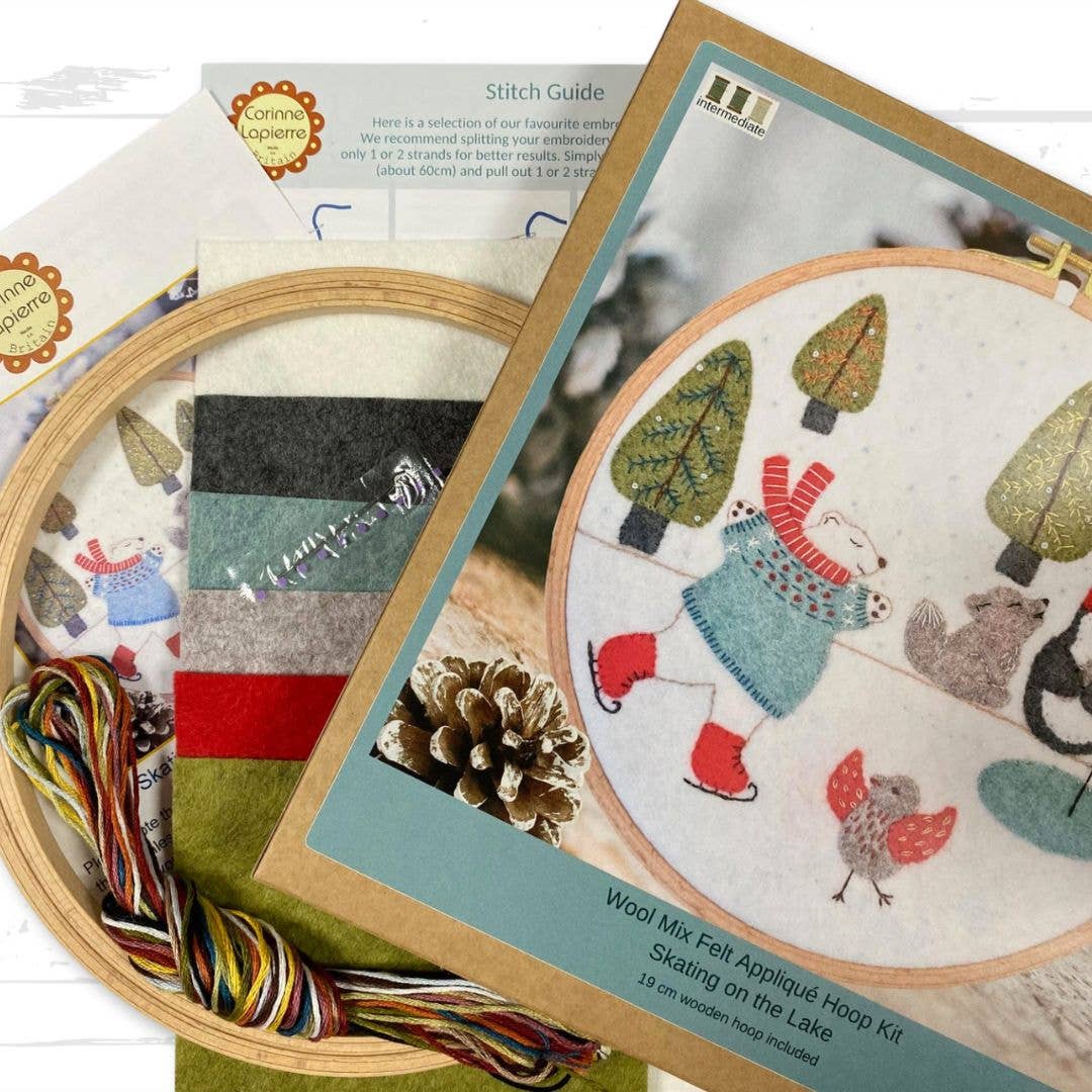Broderikit Skridsko på sjön - Skating on the Lake Felt Appliqué Hoop Kit