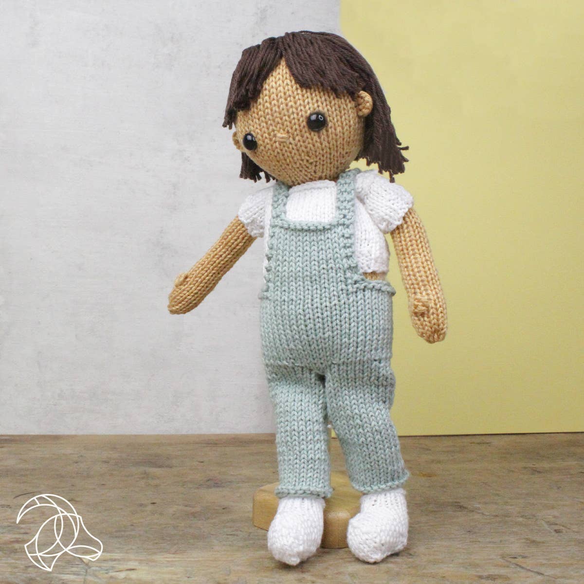 Stick-kit flickan Juni - DYI knitting kit Girl June