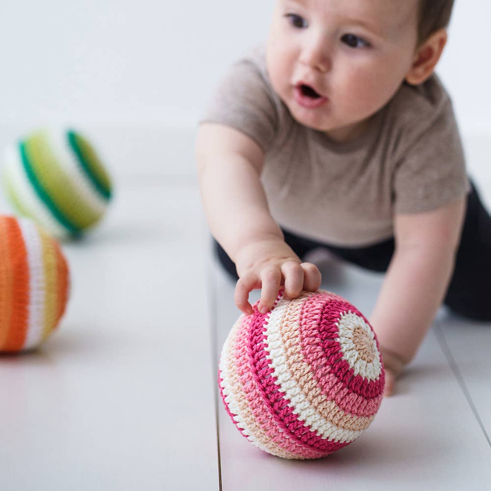 Crochet rattle ball for baby (färdigvirkad)