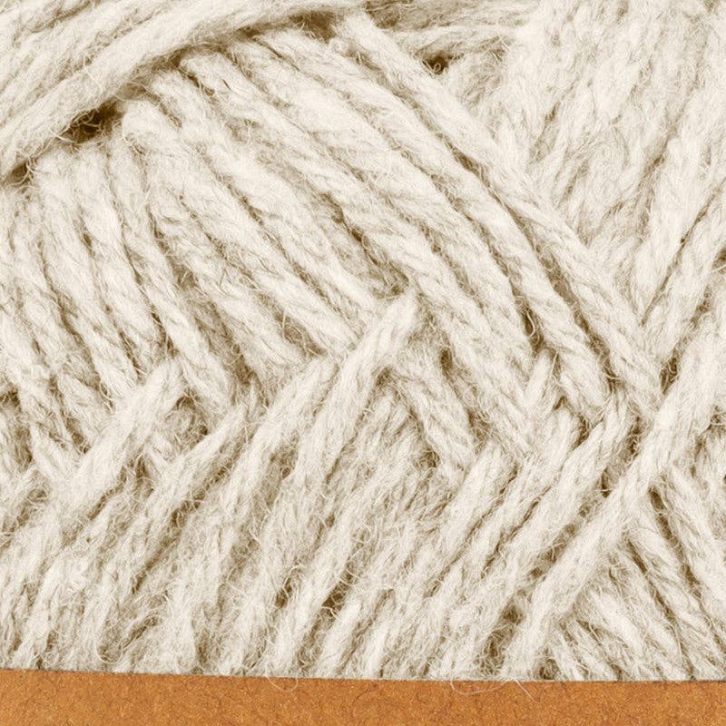 WOOLLY -  100% recycled. Återvunnet från kasserade kläder