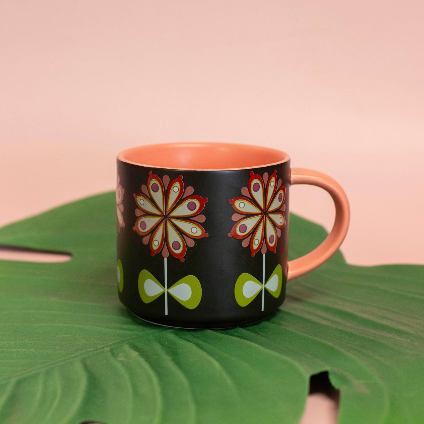 Casbah Bloom Pink Flower Mid Century stapelbar mugg med matt yta