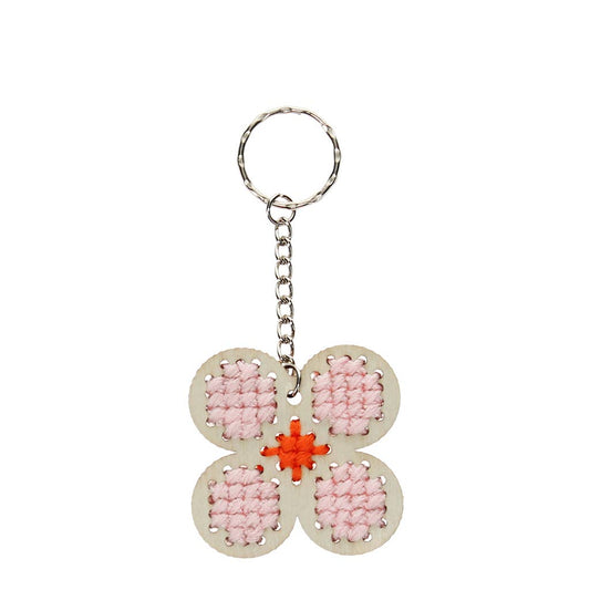 Stitch your own wooden keyring - Daisy