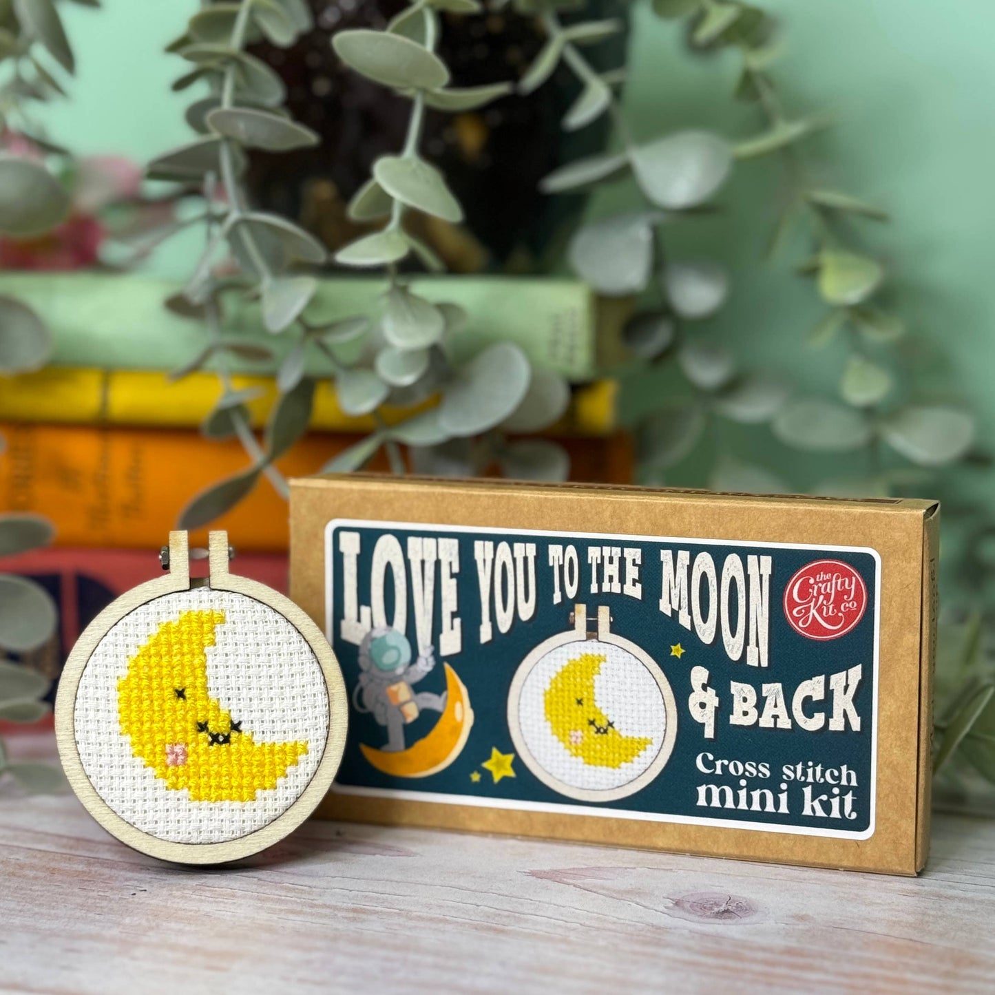 "Love You to the Moon and Back" Mini Matchbox broderikit