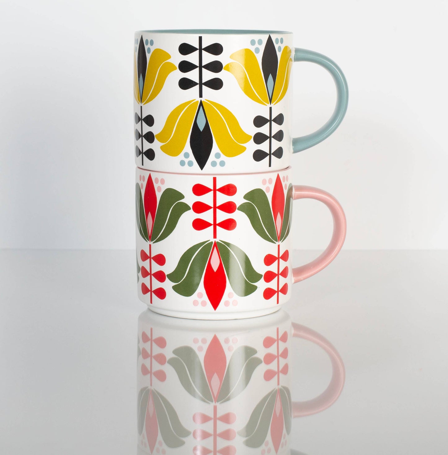 Yellow Lotus Flower Mid Century stapelbar mugg med matt yta